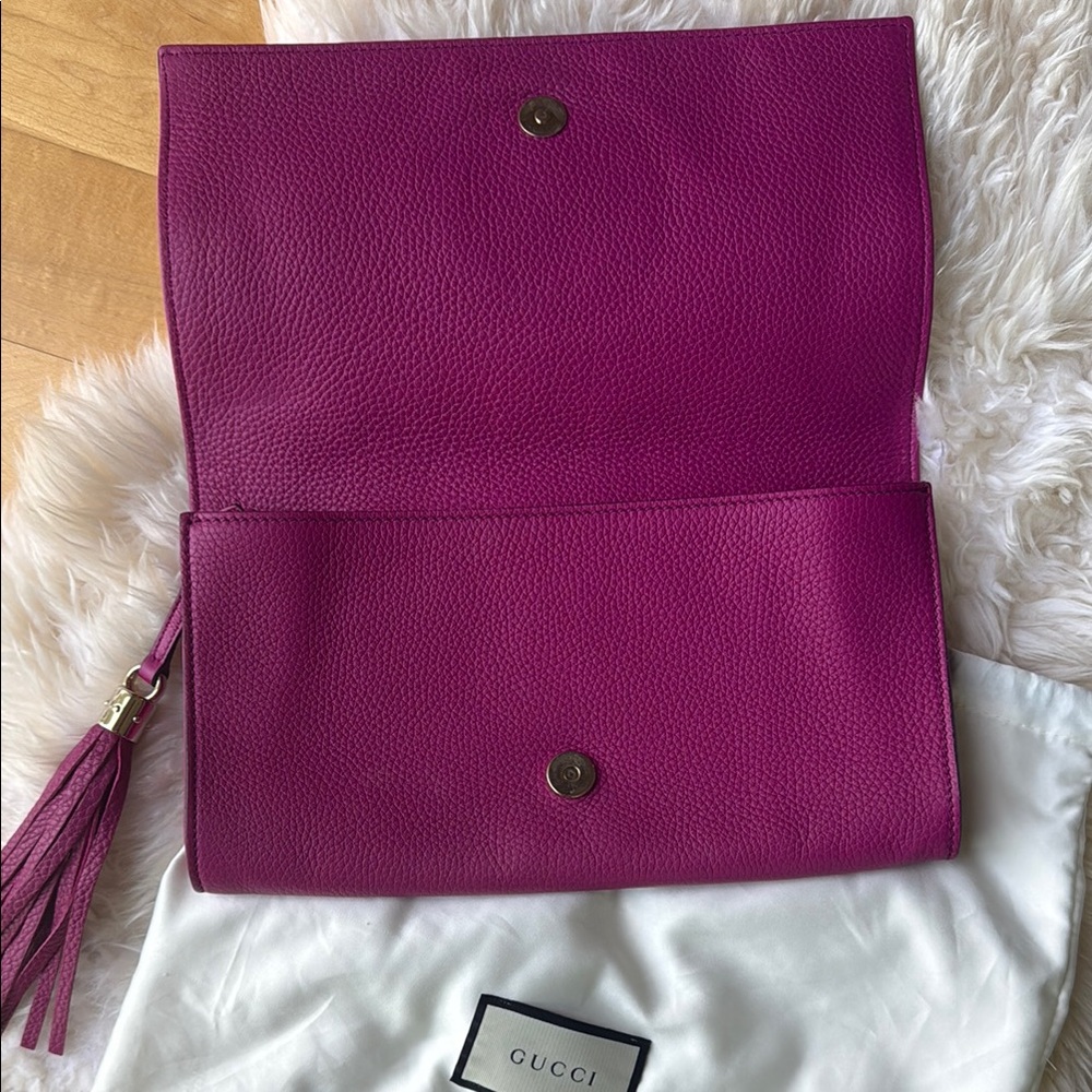Gucci Pink Leather Clutch with Iconic GG Logo - Picture 5 of 14